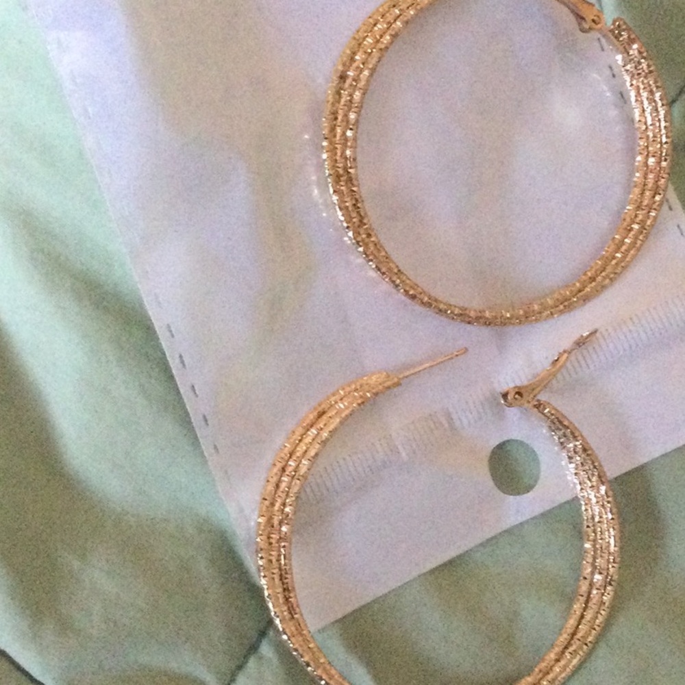 Jewelry - Picture 2 of 7